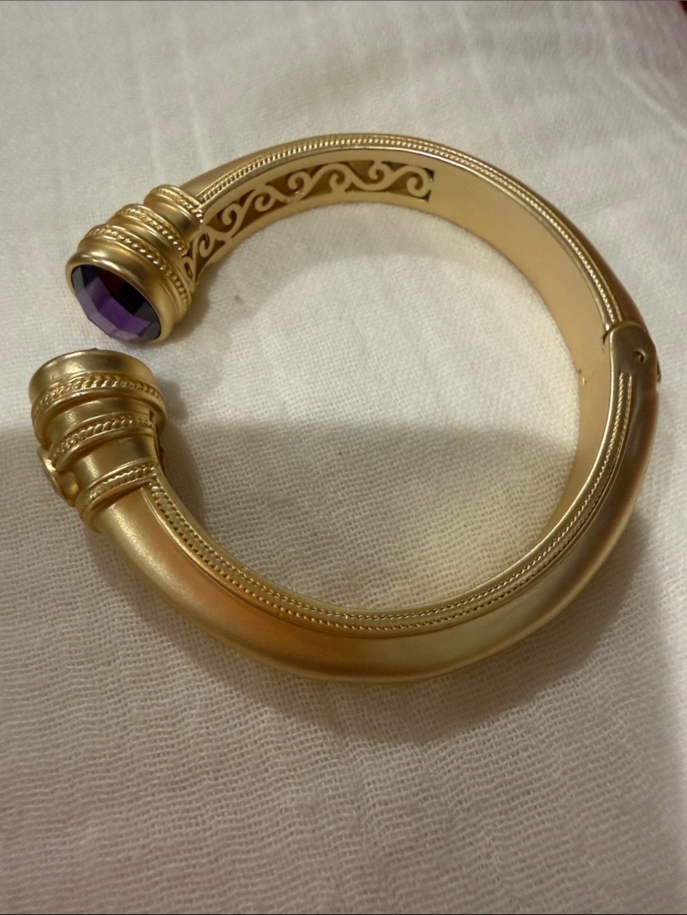 Matching gold tone and amethyst bracelet and earrings. - Picture 4 of 6